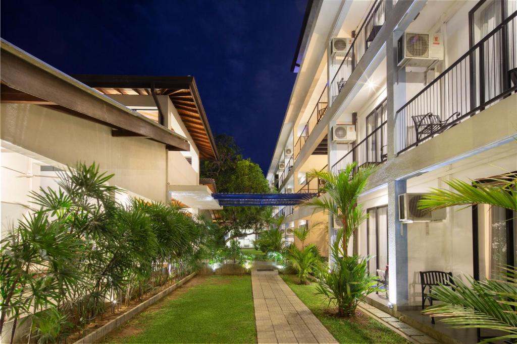 The Blue Wave Hotel And Spa